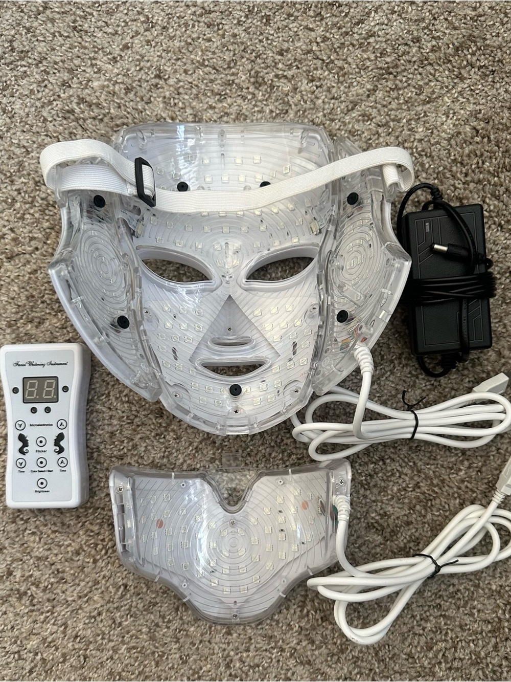 LED Red Light Therapy Facial Mask with Neck Attachment and Controller - Picture 3 of 5